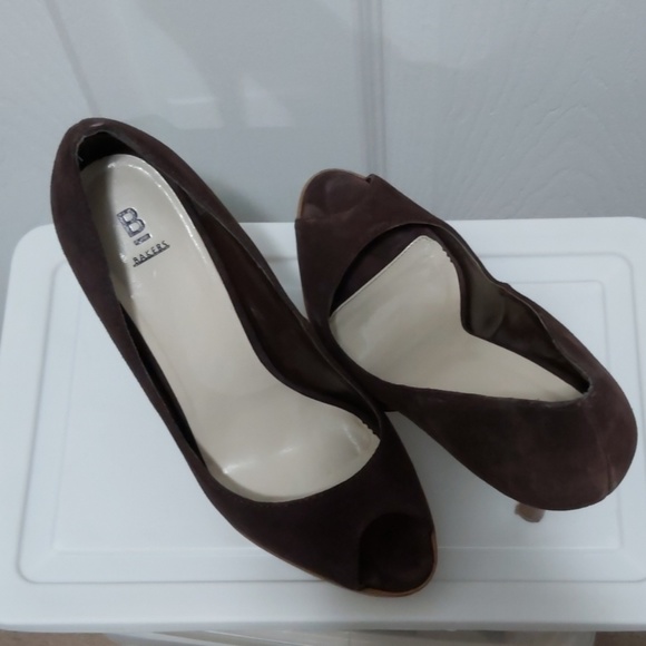 Shoes - Picture 1 of 6